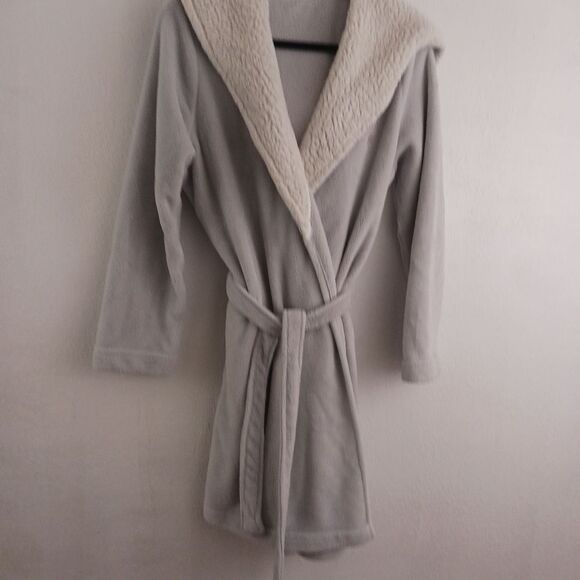 VS Hooded light blue “The Cozy Short Robe” size M - Picture 2 of 7